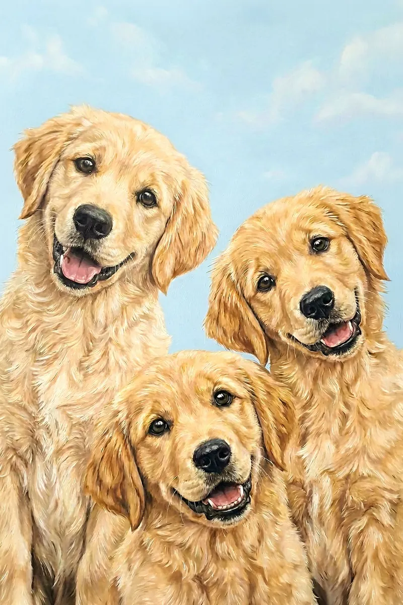Drei lächelnde Golden Retriever Welpen in realistischer Malerei-Optik vor einem hellblauen Himmel.